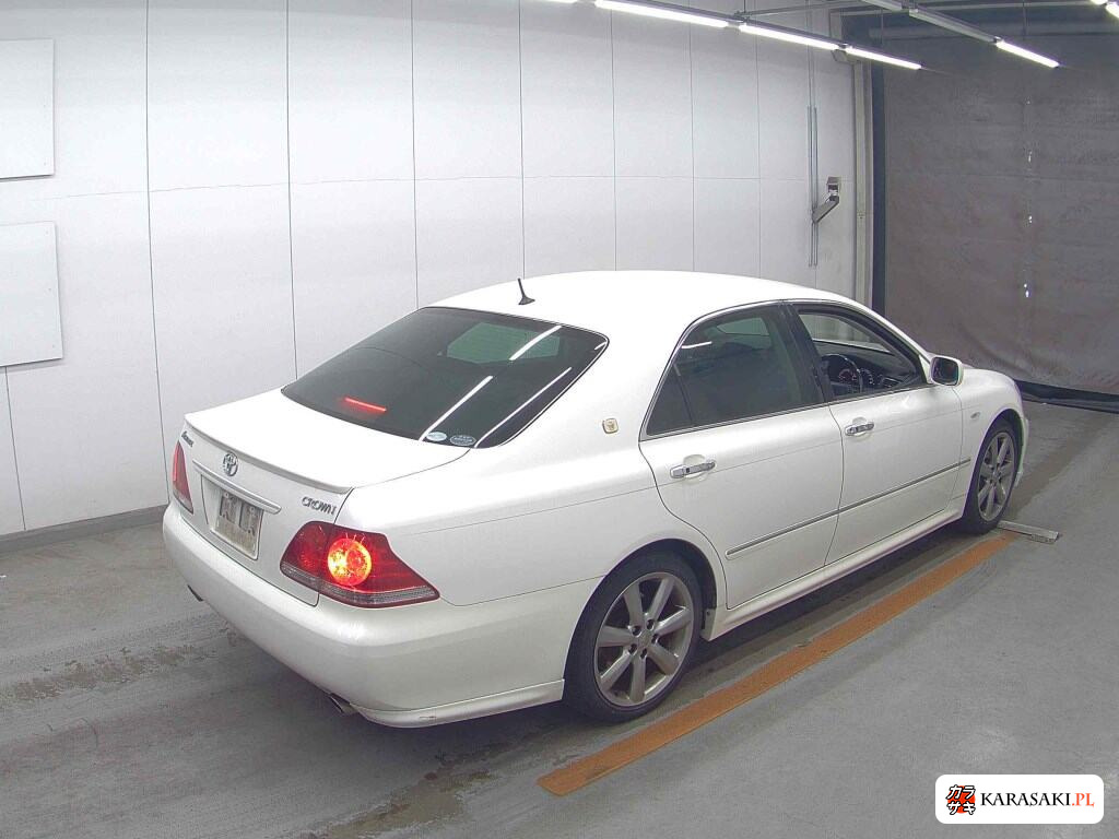 Toyota Crown 2004 z aukcji japońskiej