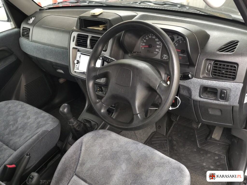 Mitsubishi Pajero Io 2001 z aukcji japońskiej