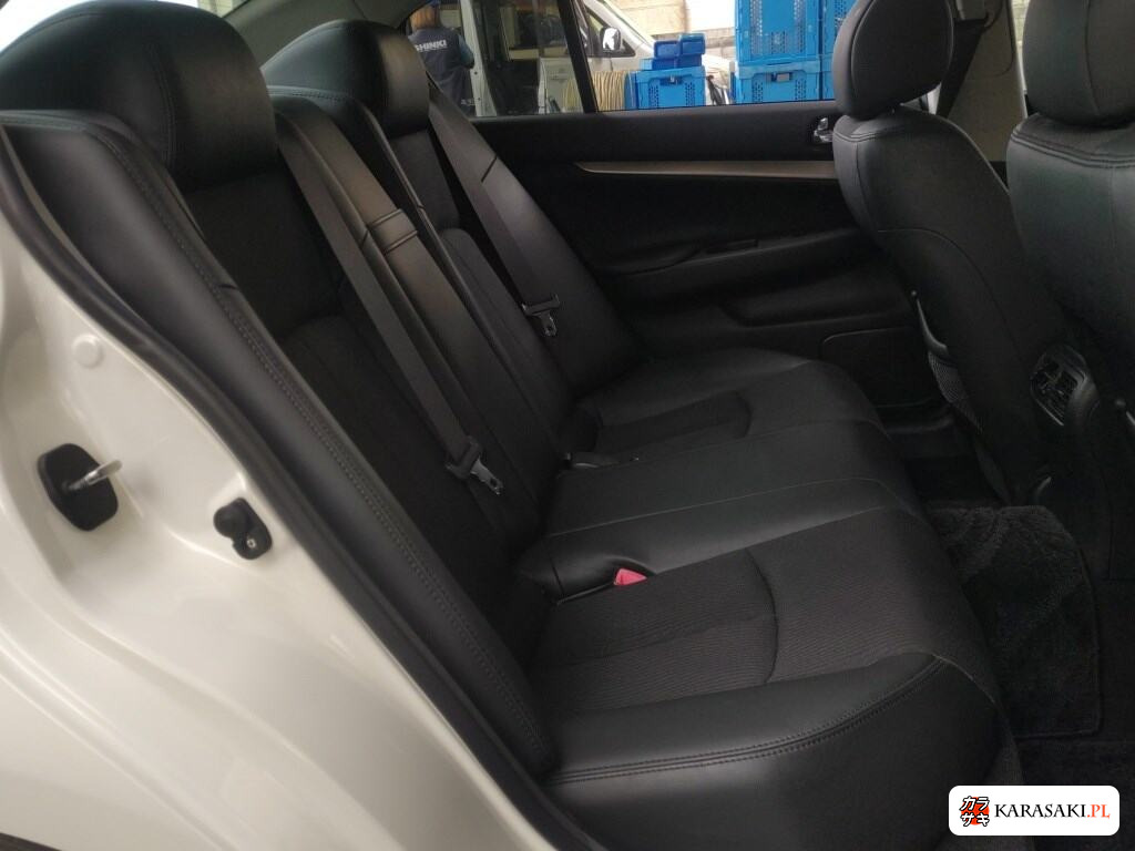 Nissan Skyline 2011 z aukcji japońskiej