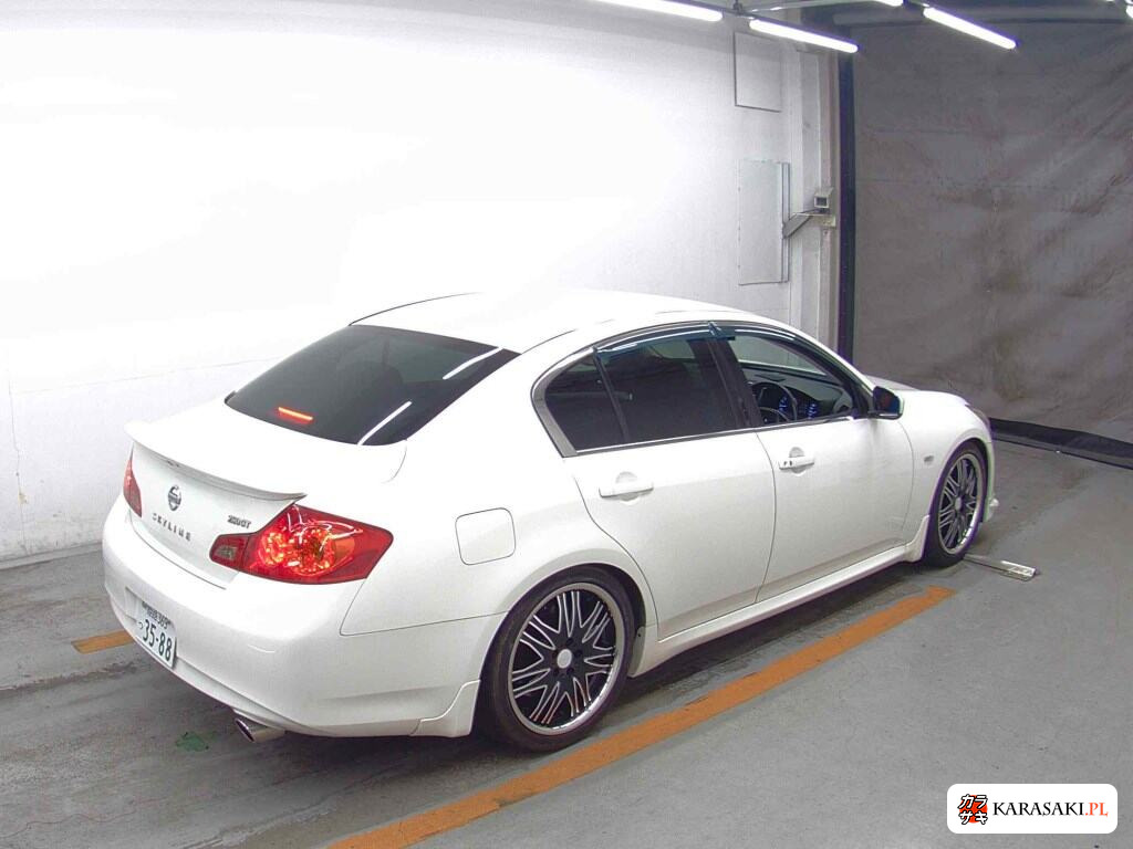 Nissan Skyline 2011 z aukcji japońskiej