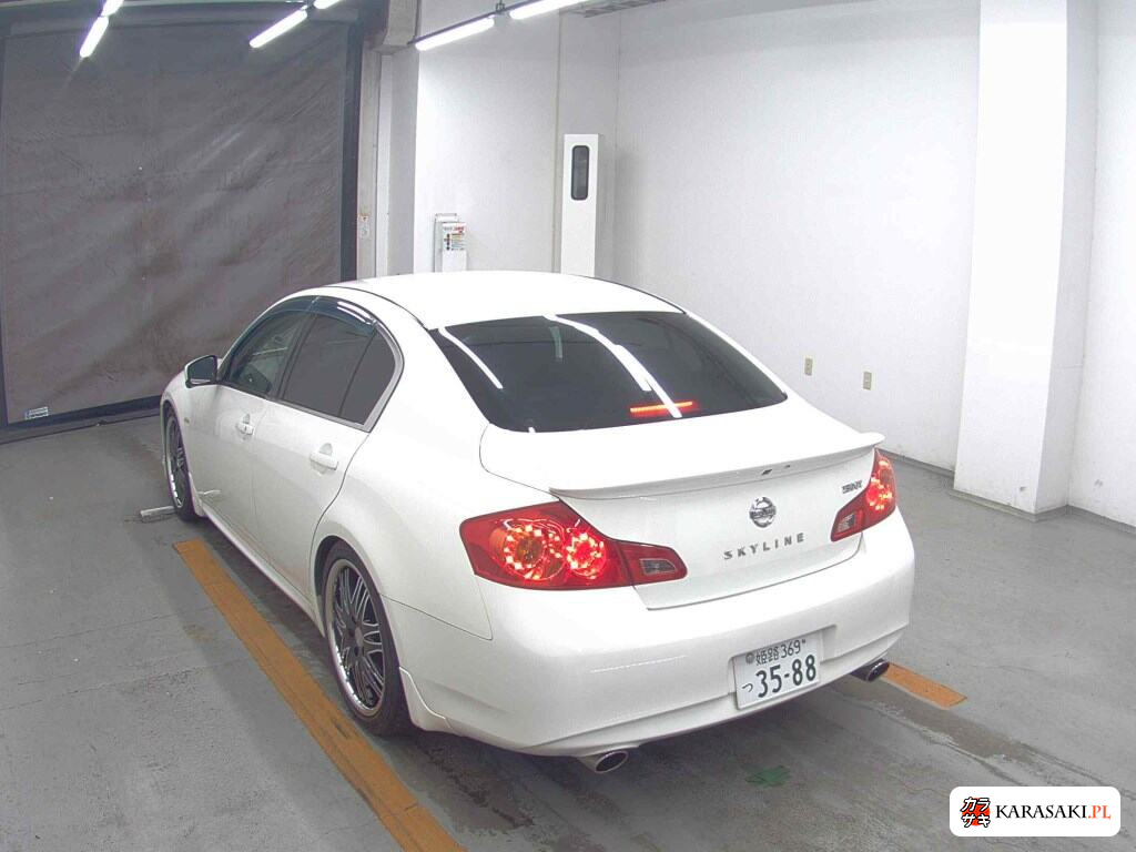Nissan Skyline 2011 z aukcji japońskiej