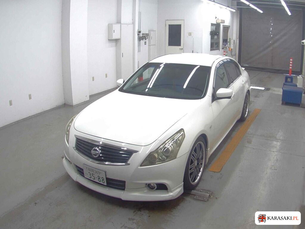 Nissan Skyline 2011 z aukcji japońskiej