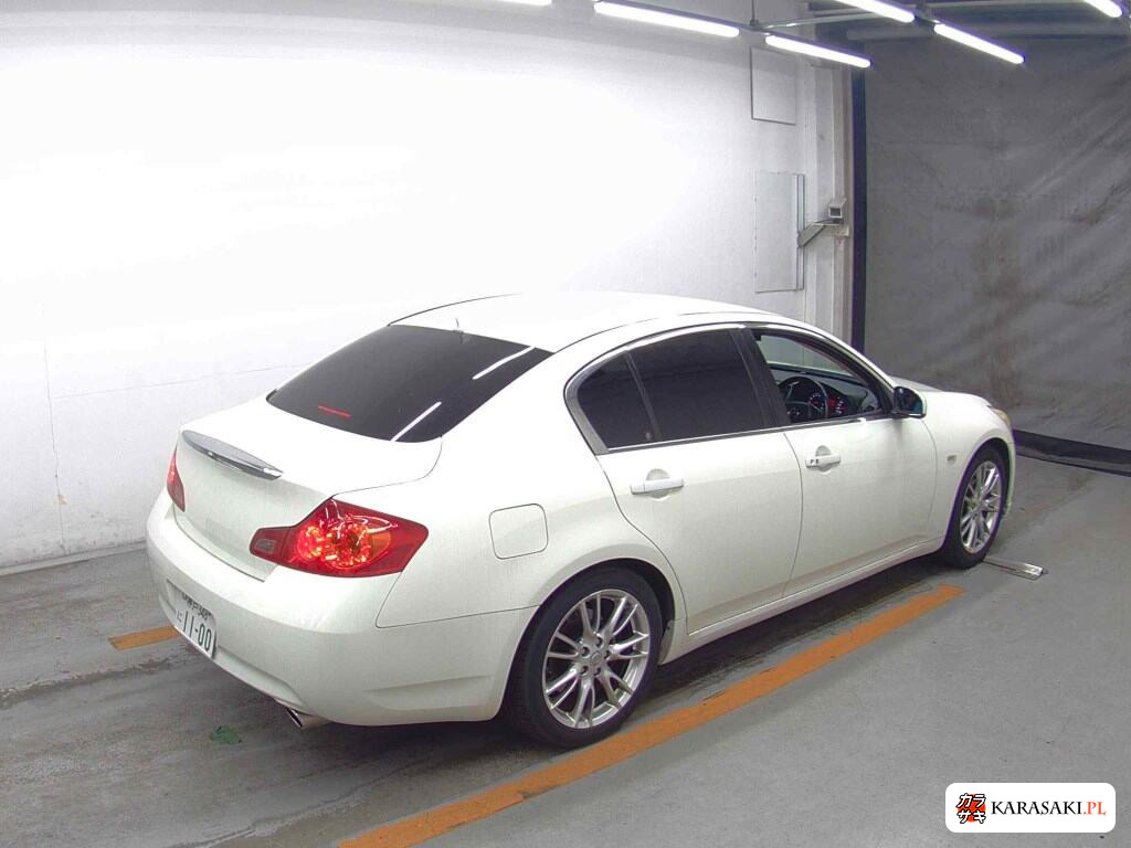 Nissan Skyline 2007 z aukcji japońskiej