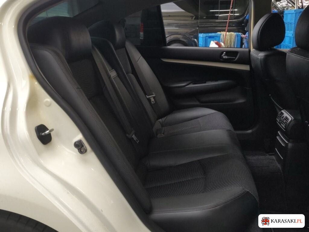 Nissan Skyline 2007 z aukcji japońskiej
