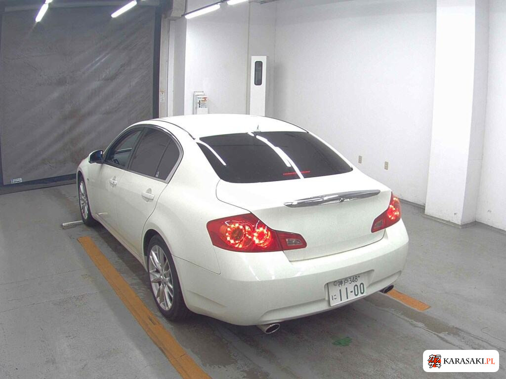 Nissan Skyline 2007 z aukcji japońskiej