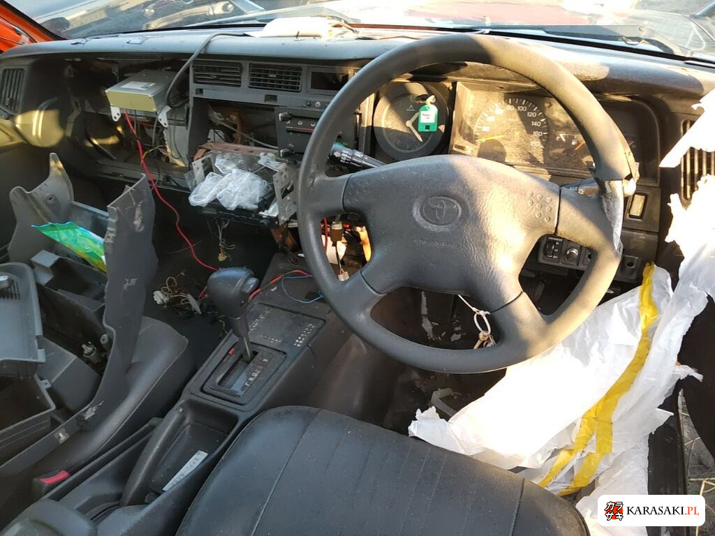 Toyota Crown Comfort 2011 z aukcji japońskiej