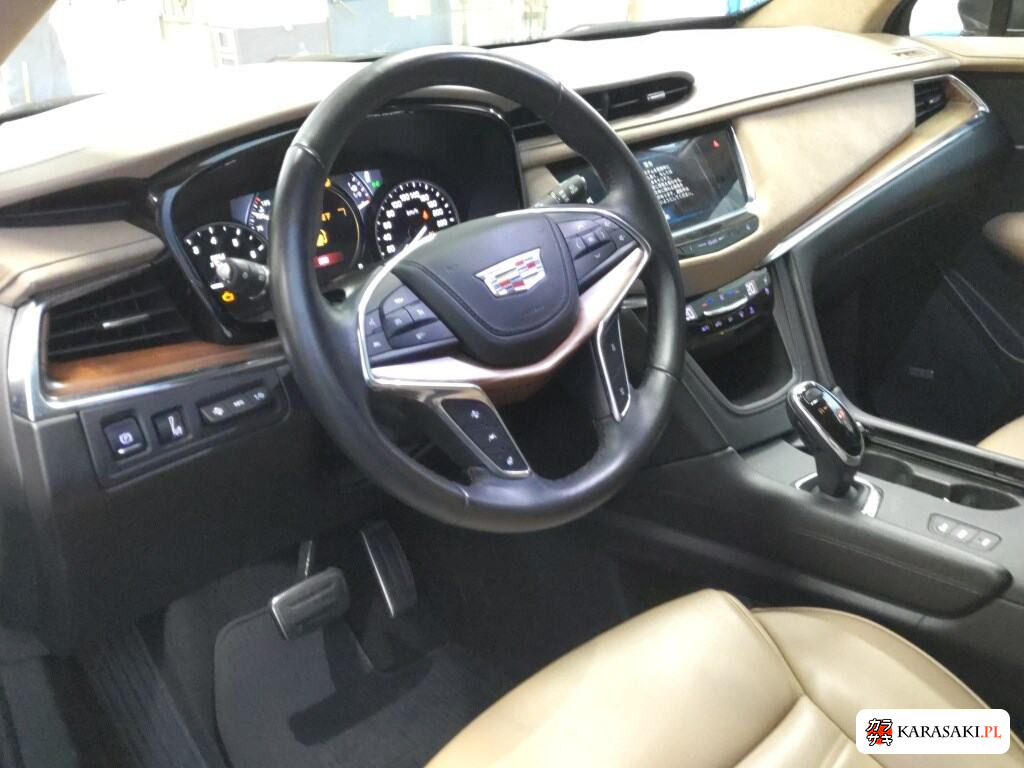 2017 Cadillac XT5 Crossover 4WD 5