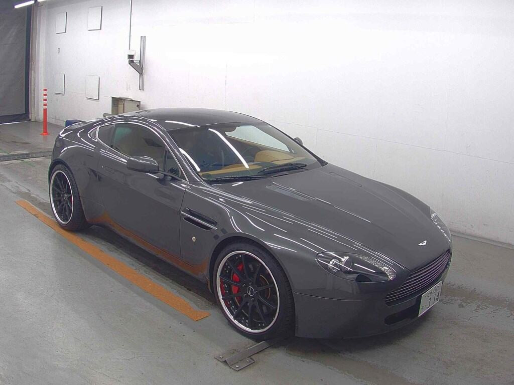 Aston Martin V8 Vantage 2008 z aukcji japońskiej
