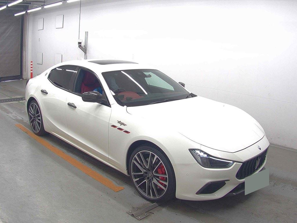 Maserati Ghibli 2022 z aukcji japońskiej
