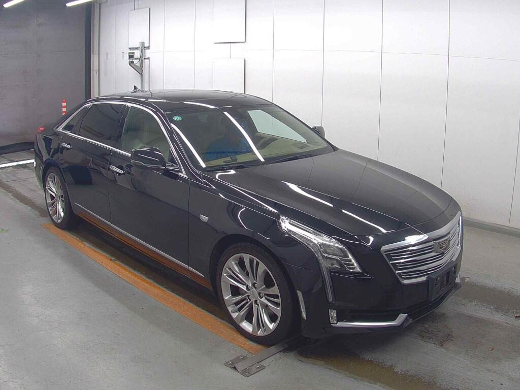 Cadillac CT6 2017 z aukcji japońskiej