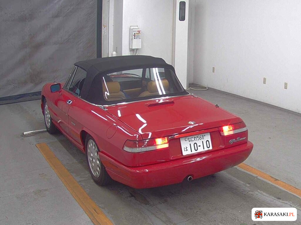1993 Alfa Romeo Alfa Spider Veloce 2