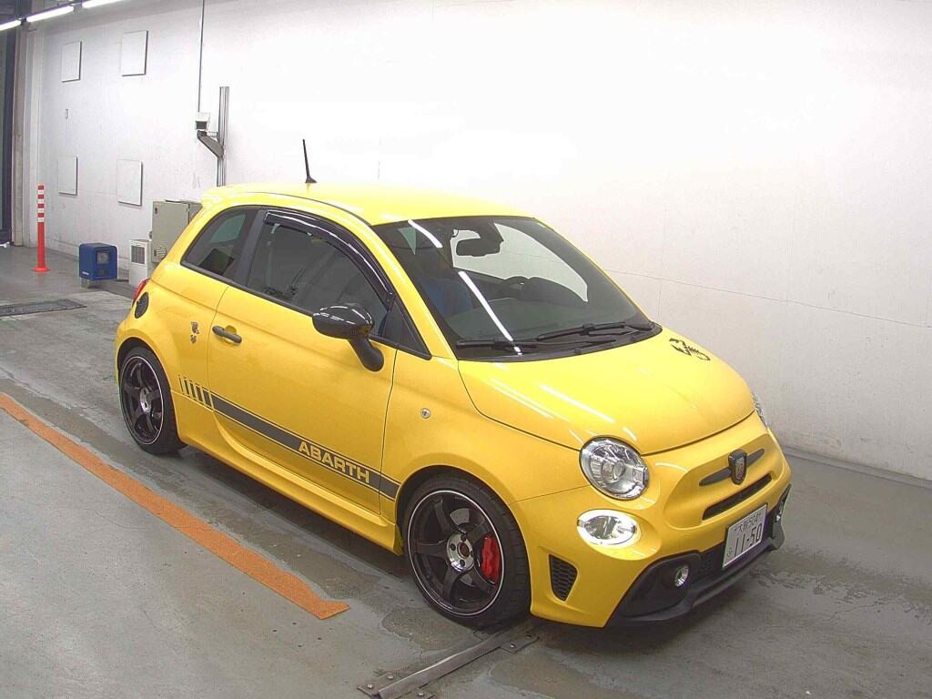 Abarth 595 2017 z aukcji japońskiej
