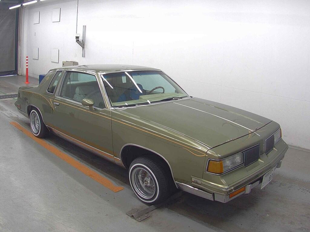 Oldsmobile 1998 z aukcji japońskiej