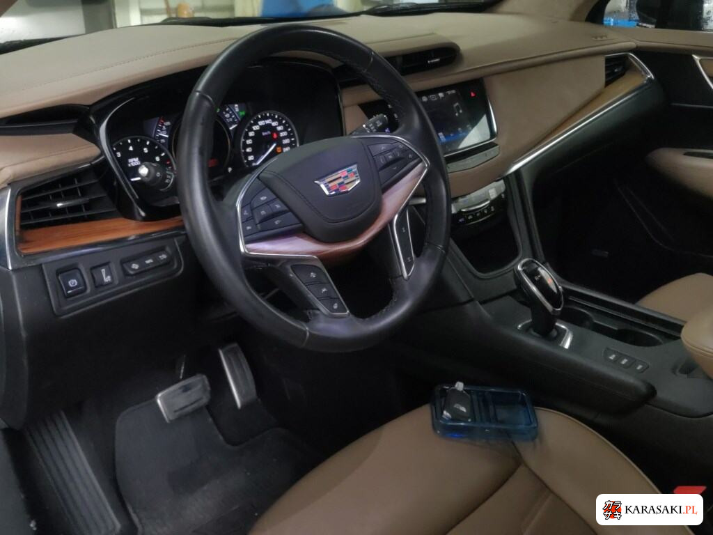 2017 Cadillac XT5 Crossover 4WD Platinum 5
