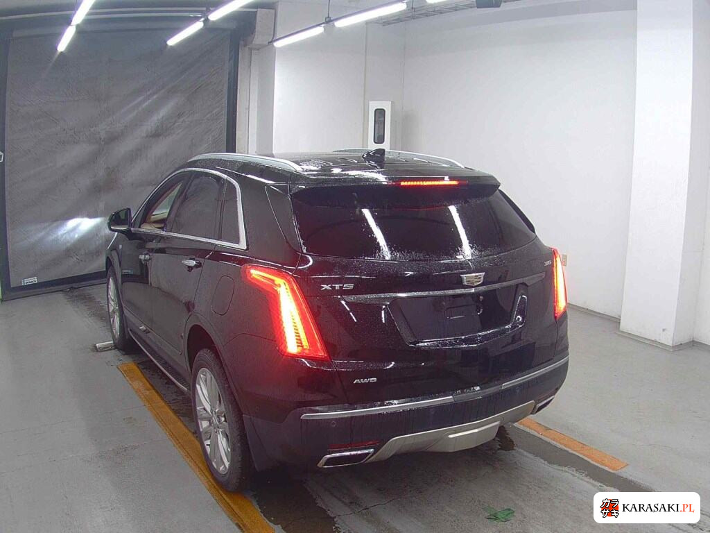 2017 Cadillac XT5 Crossover 4WD Platinum 2