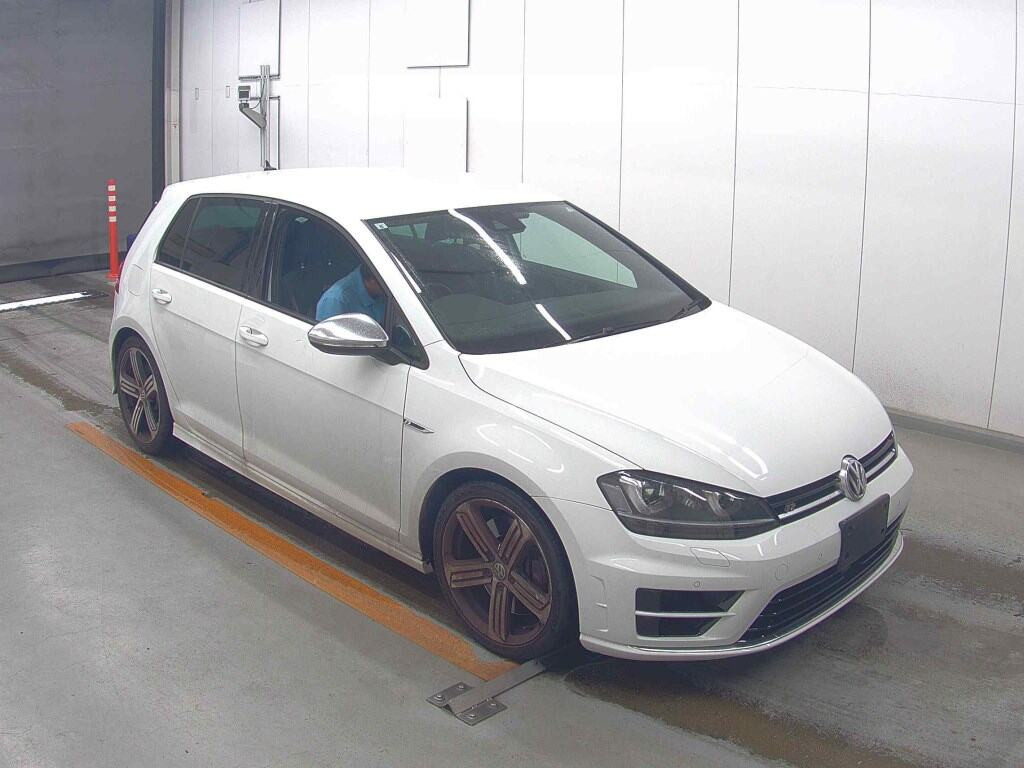 Volkswagen Golf R 2015 z aukcji japońskiej