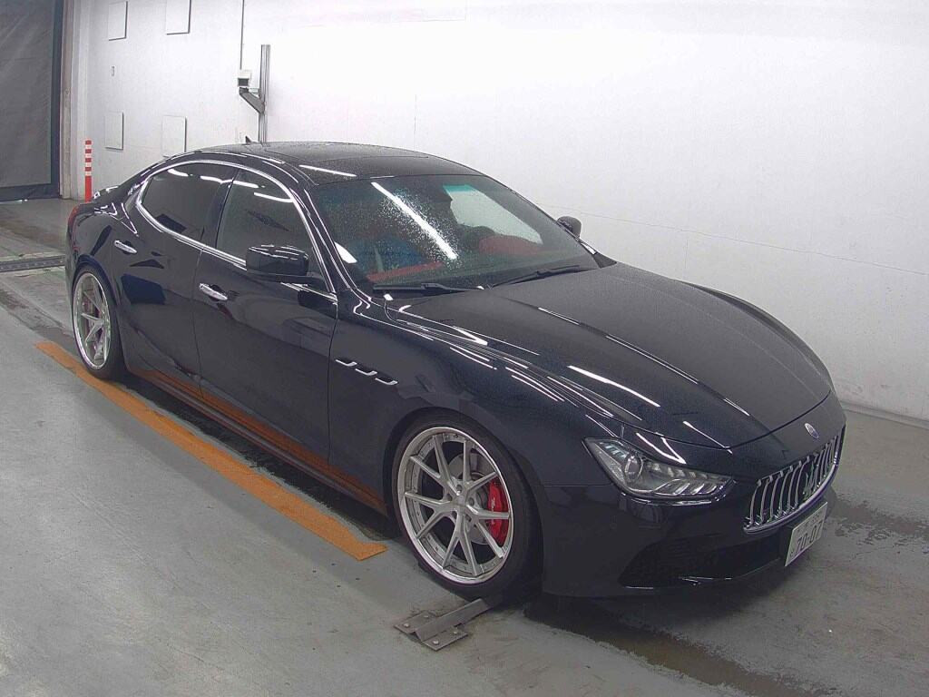 Maserati Ghibli 2015 z aukcji japońskiej