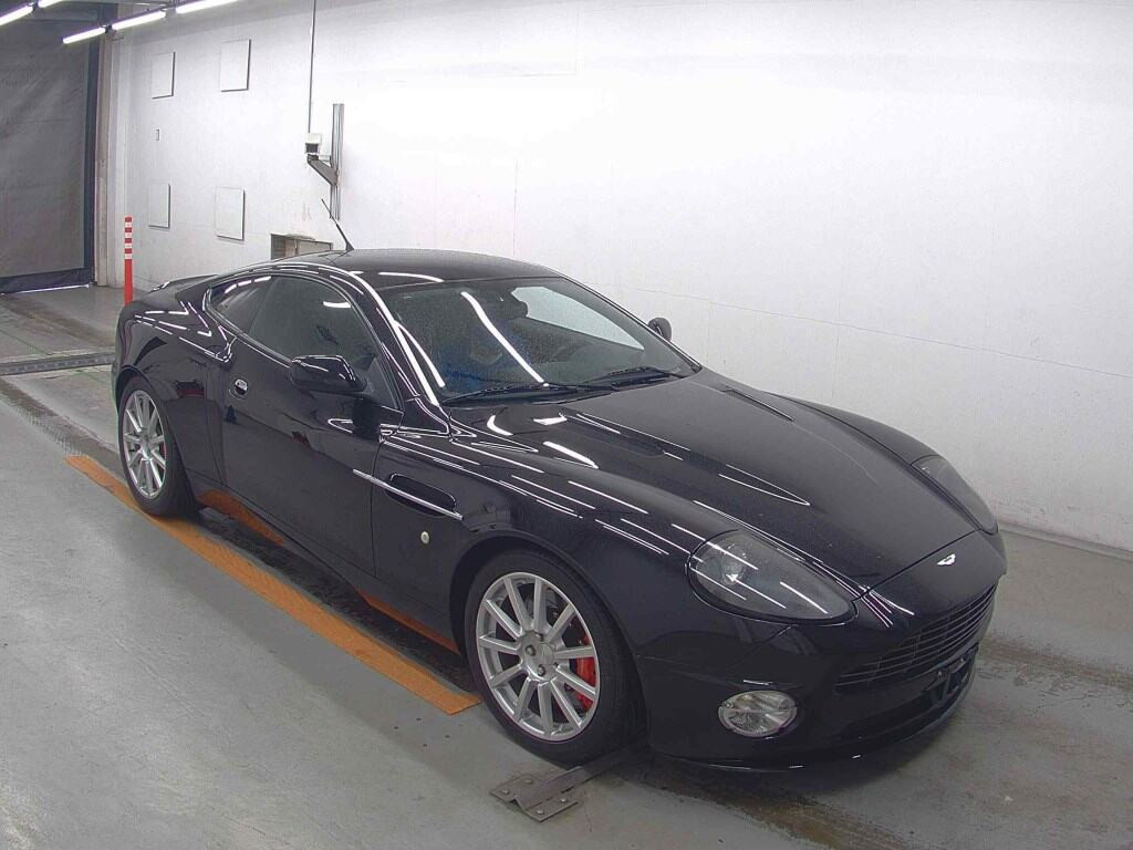 Aston Martin Vanquish 2006 z aukcji japońskiej
