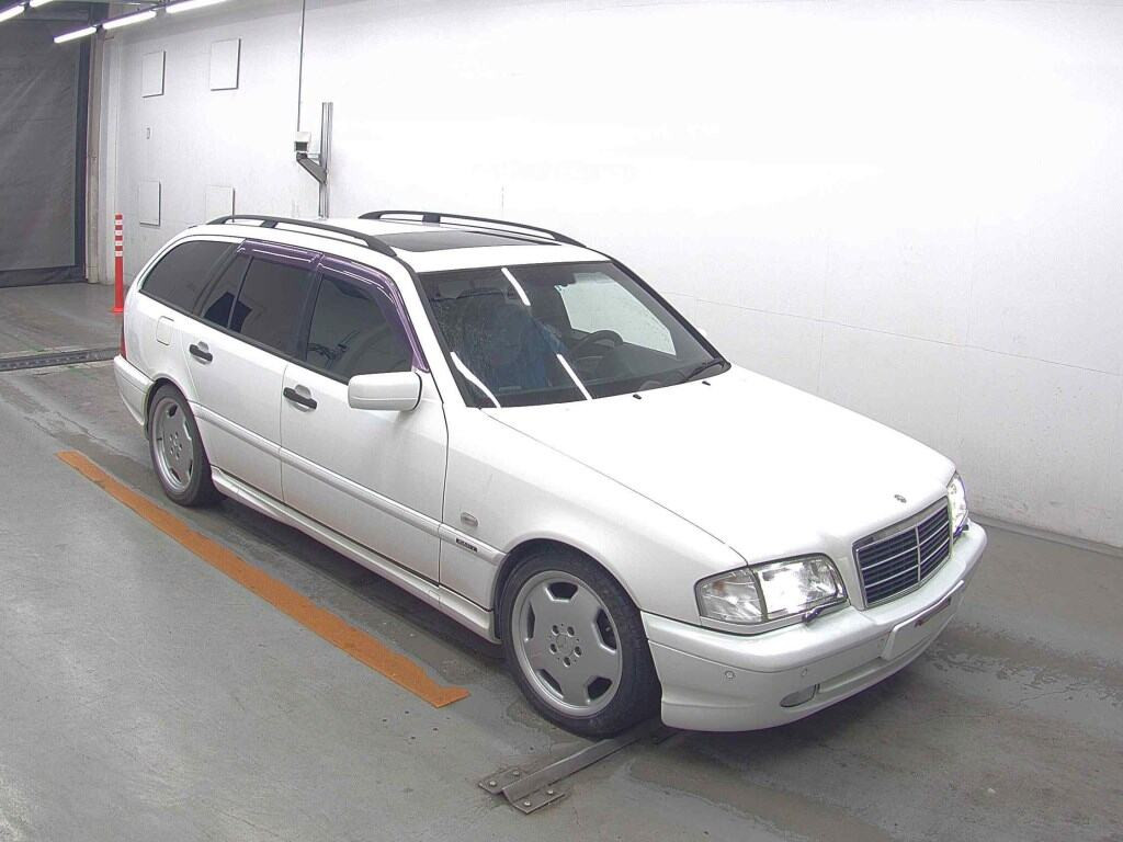 AMG C-Class 2001 z aukcji japońskiej