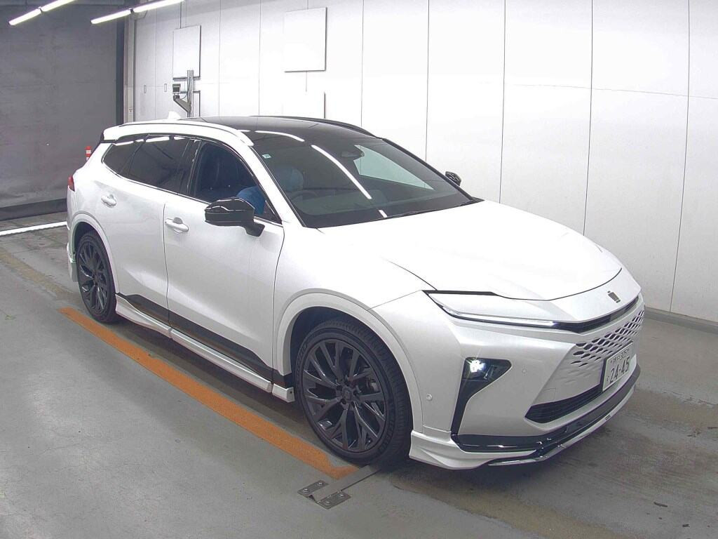 Toyota Crown Estate 2025 z aukcji japońskiej