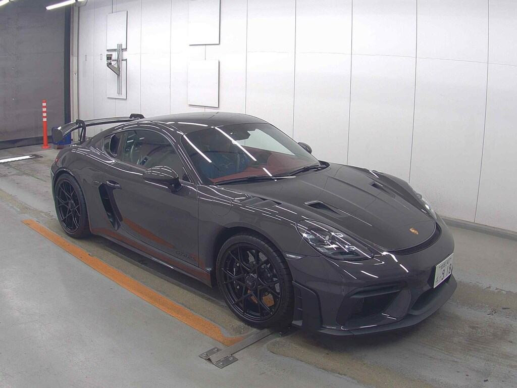 Porsche 718 Cayman 2024 z aukcji japońskiej