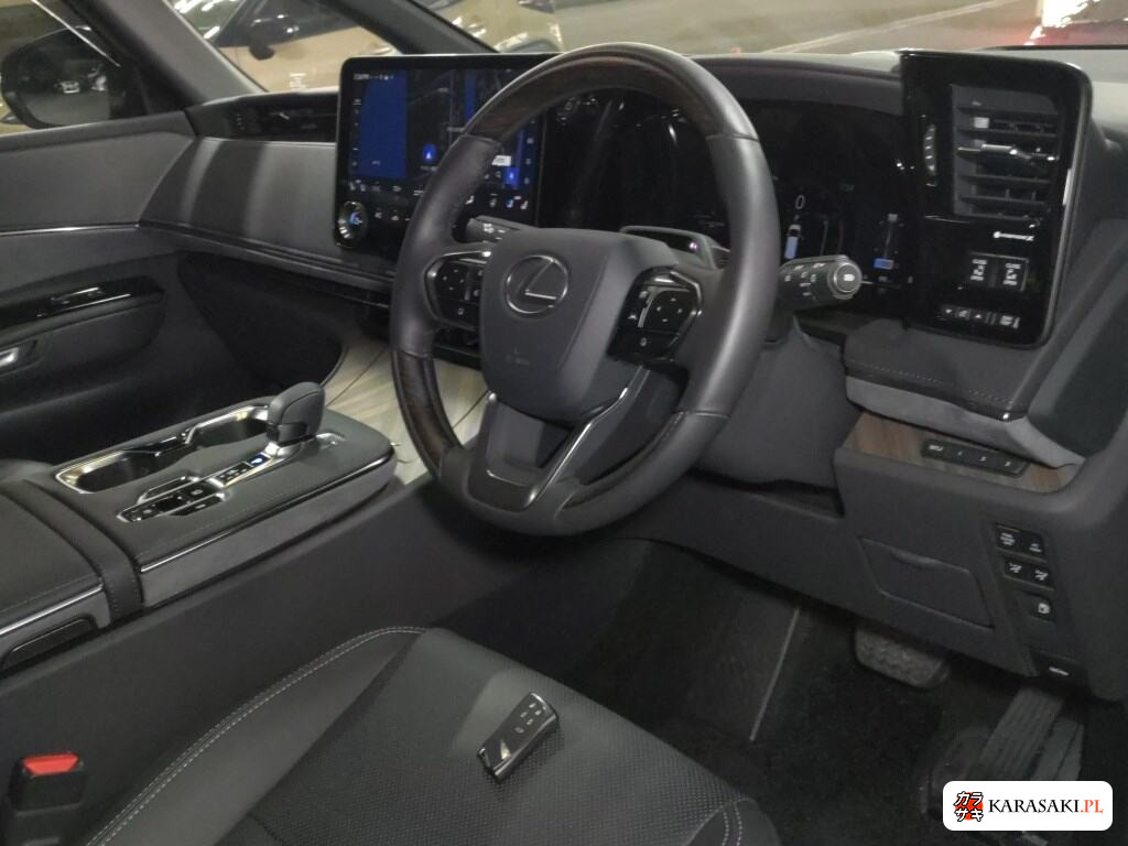 2024 Lexus LM 4WD LM500H Version L 5