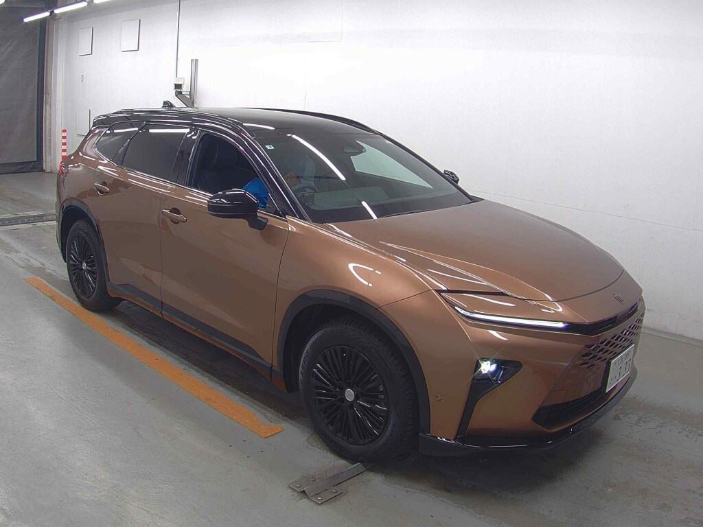 Toyota Crown Estate 2025 z aukcji japońskiej