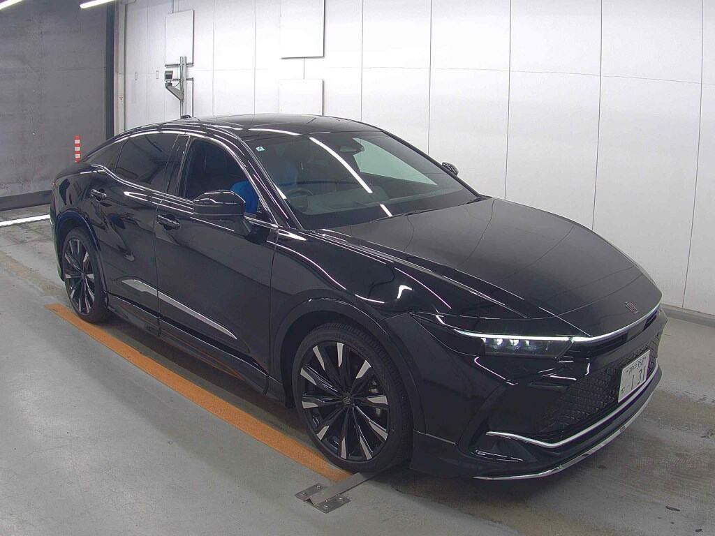 Toyota Crown Crossover 2023 z aukcji japońskiej