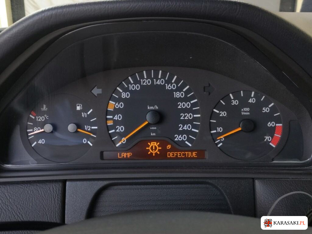 1996 Mercedes-Benz E-Class 4D E400 Avantgarde 6