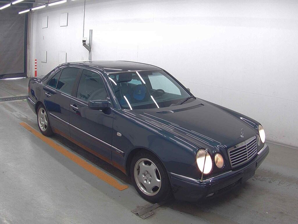 Mercedes-Benz E-Class 1996 z aukcji japońskiej