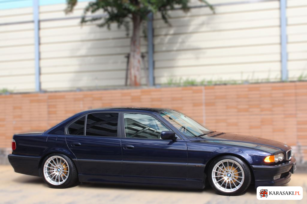 2001 BMW 7 Series 11