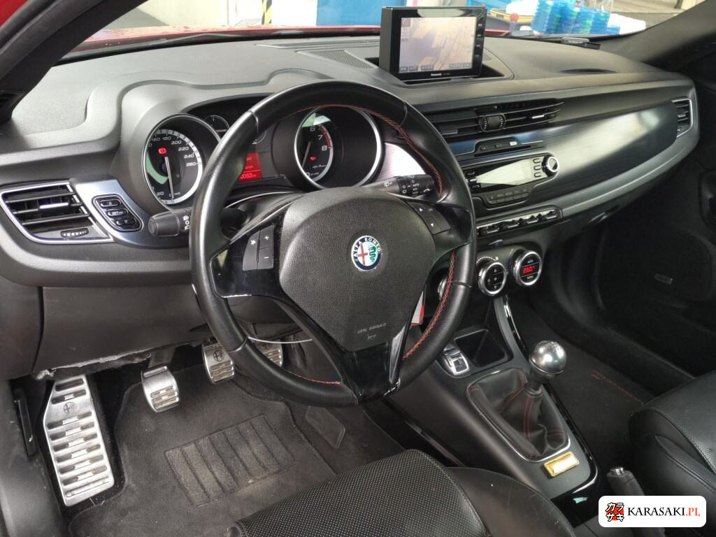 2012 Alfa Romeo Giulietta 5D Quadrifoglio Verde Alfie Stay 5