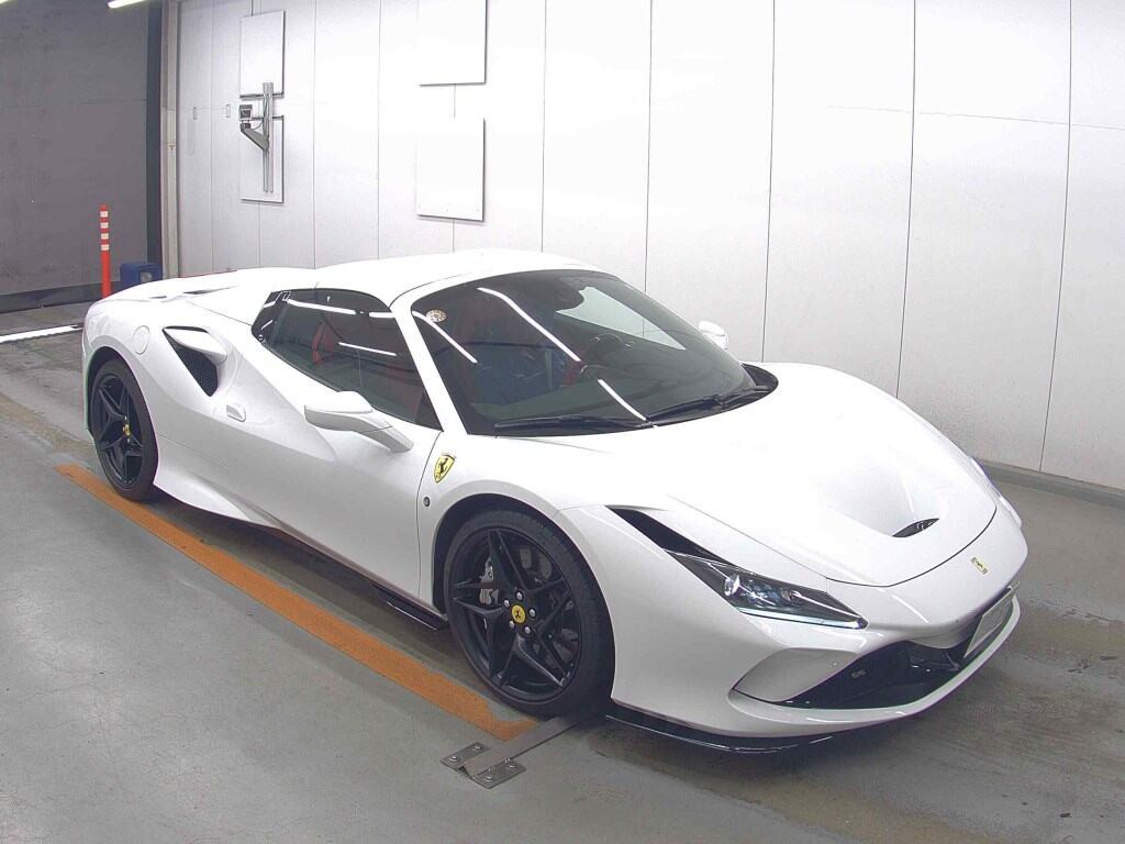 Ferrari F8 Spider 2021 z aukcji japońskiej