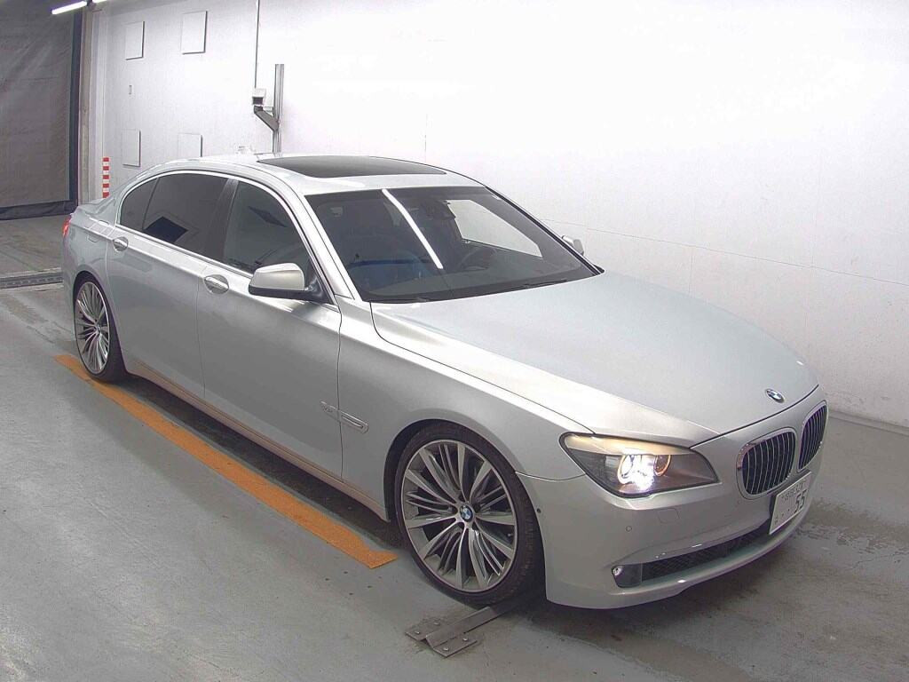 BMW 7 Series 2010 z aukcji japońskiej