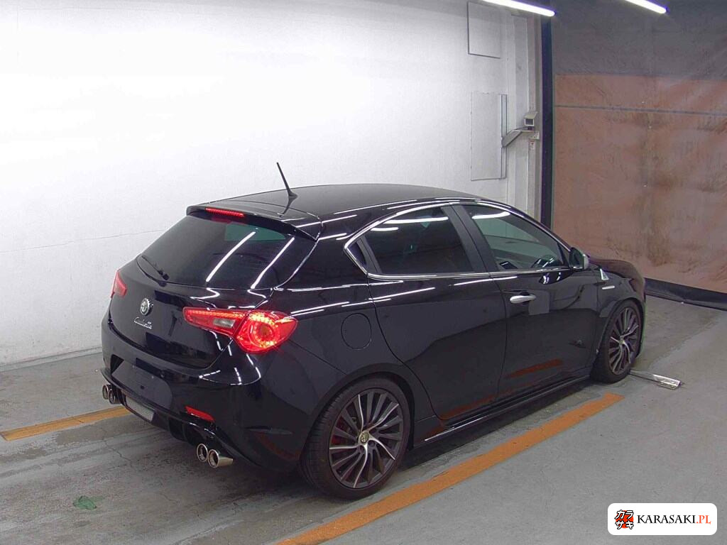 2013 Alfa Romeo Giulietta 5D Quadrifoglio Verde 4