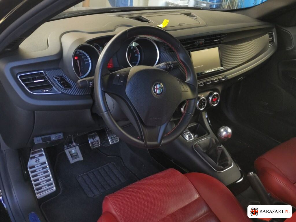2013 Alfa Romeo Giulietta 5D Quadrifoglio Verde 5