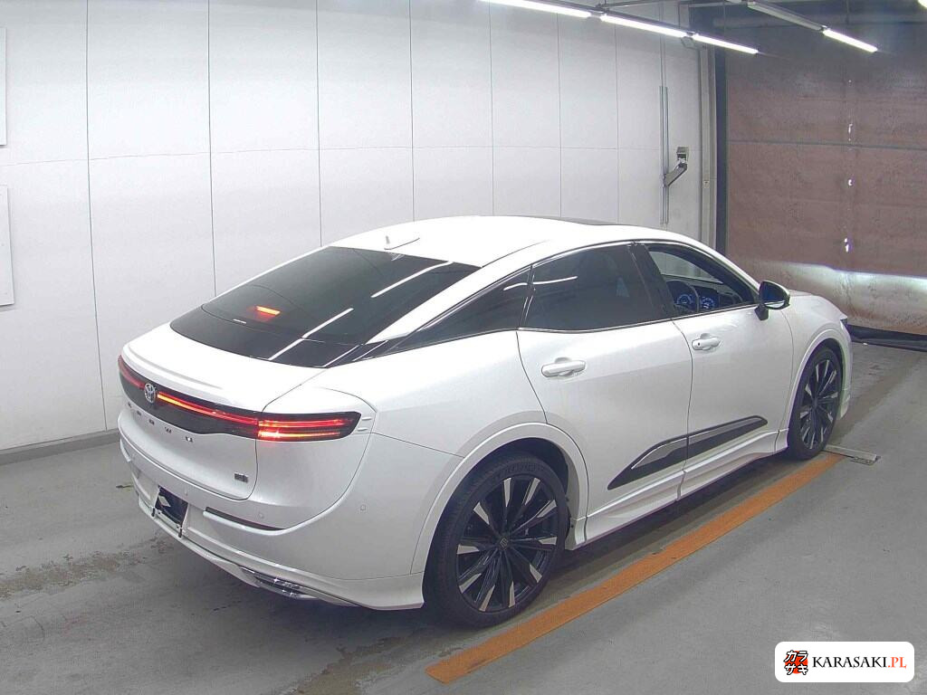 Toyota Crown Crossover 2023 z aukcji japońskiej