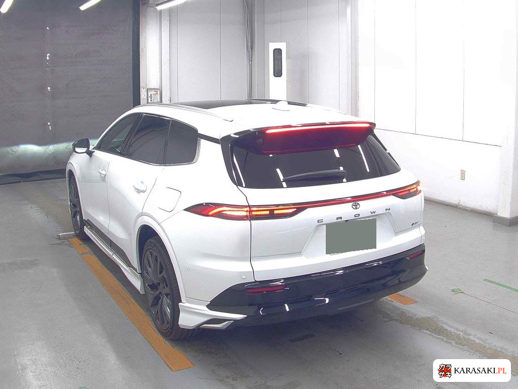 Toyota Crown Estate 2025 z aukcji japońskiej