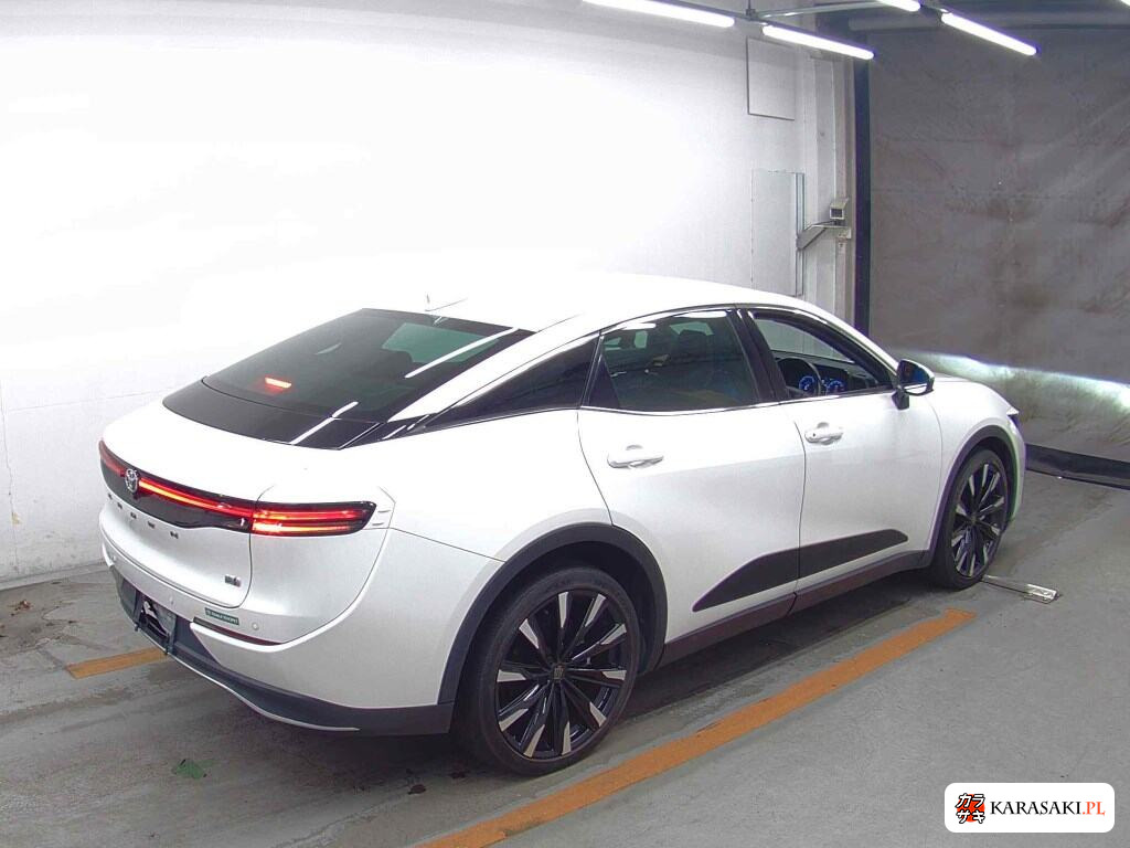 Toyota Crown Crossover 2023 z aukcji japońskiej