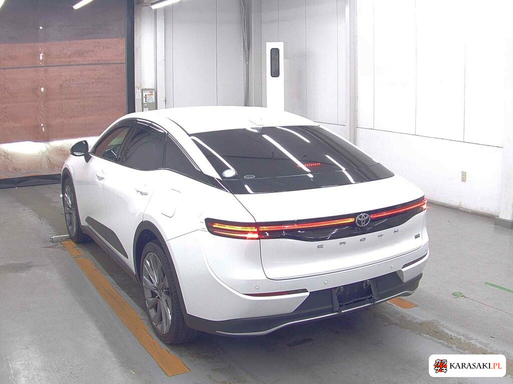 Toyota Crown Crossover 2023 z aukcji japońskiej