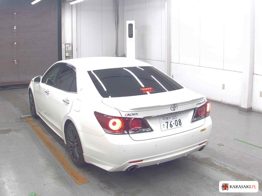 Toyota Crown 2017 z aukcji japońskiej