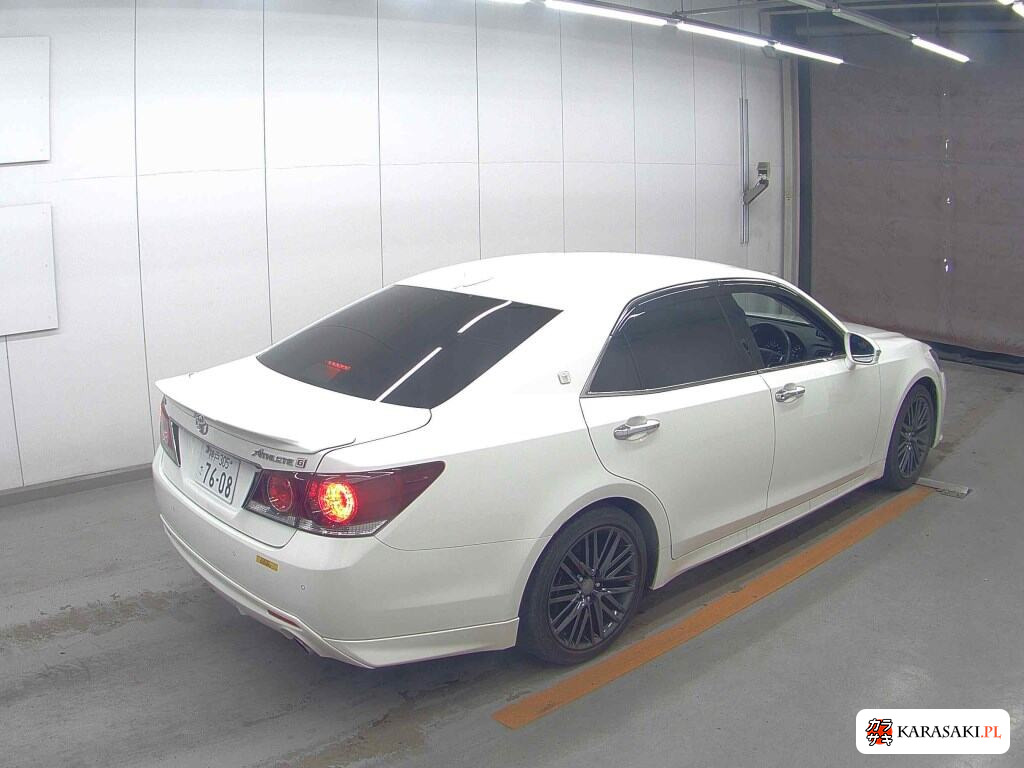Toyota Crown 2017 z aukcji japońskiej