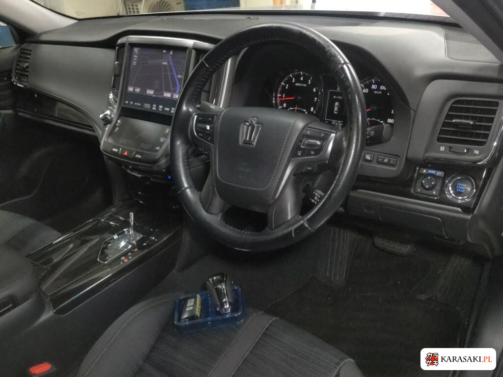 Toyota Crown 2016 з японського аукціону