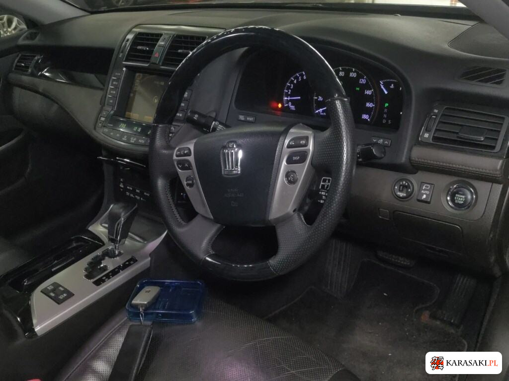 Toyota Crown 2010 z aukcji japońskiej