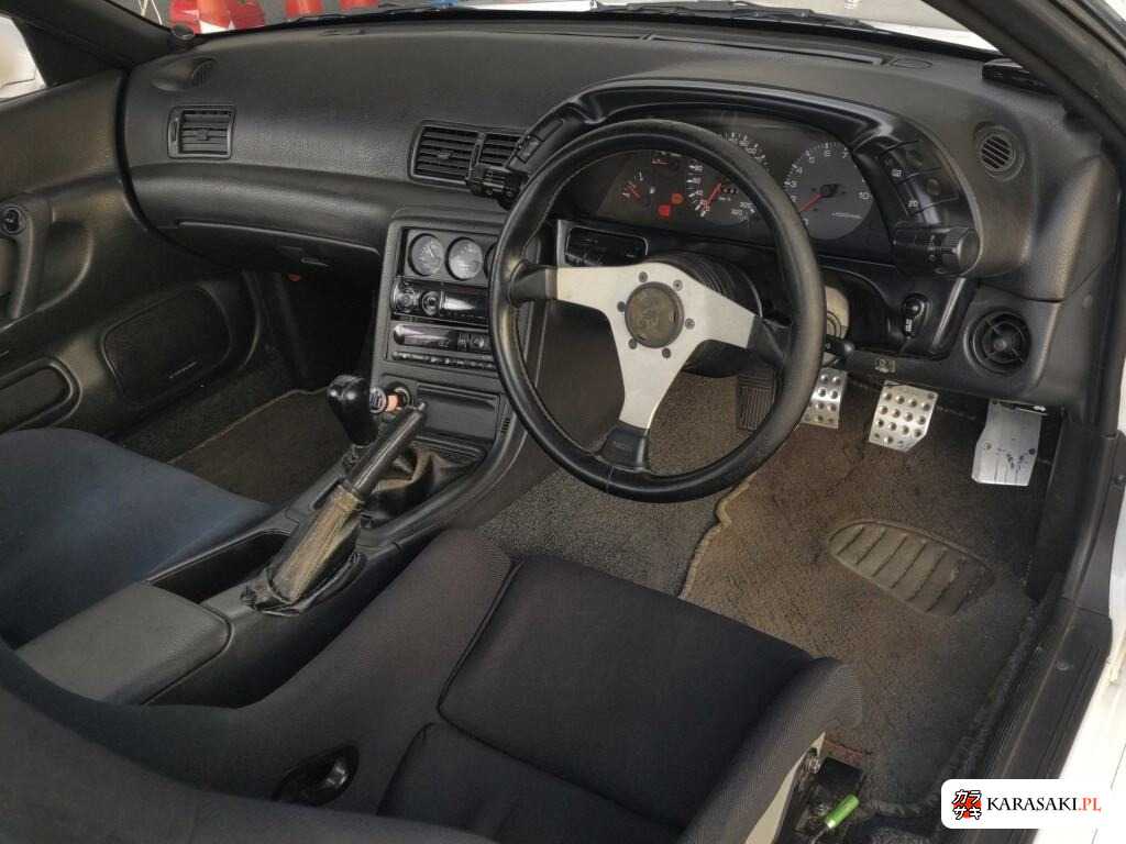 Nissan Skyline 1992 z aukcji japońskiej