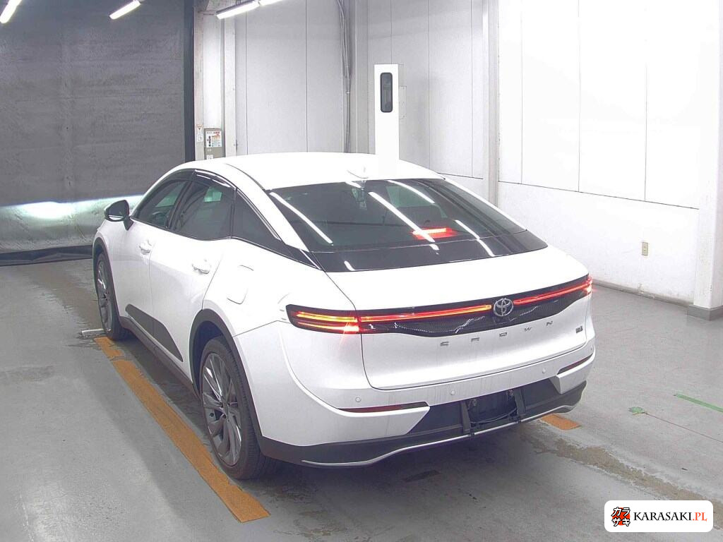 Toyota Crown Crossover 2023 z aukcji japońskiej