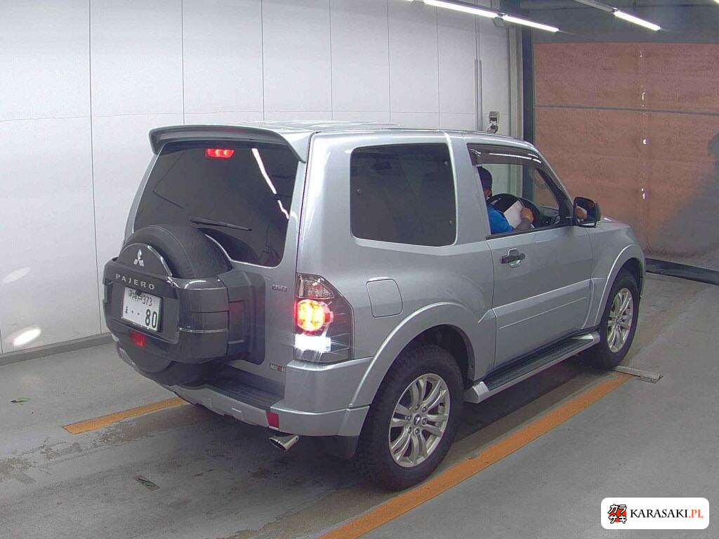 Mitsubishi Pajero 2015 z aukcji japońskiej