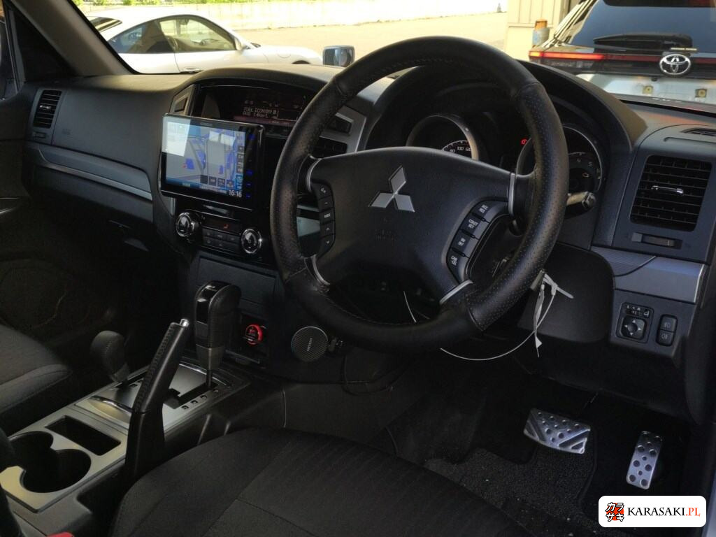 Mitsubishi Pajero 2015 z aukcji japońskiej
