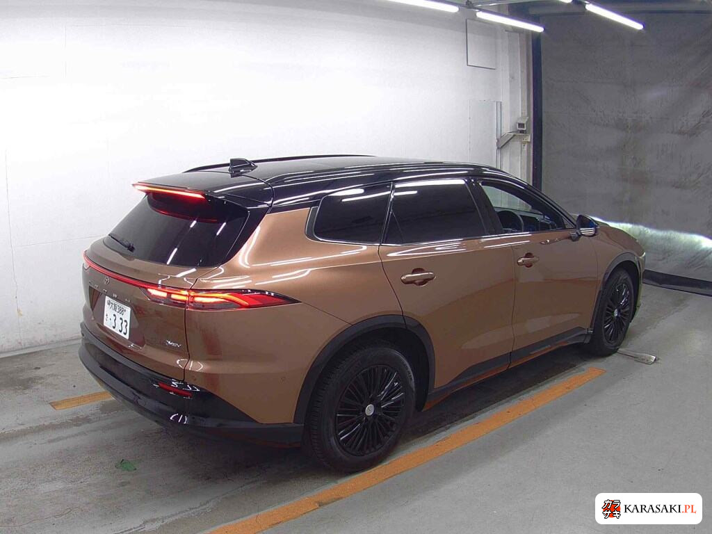 Toyota Crown Estate 2025 z aukcji japońskiej