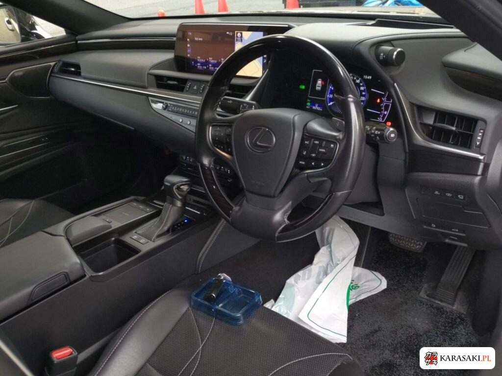 Lexus Es 2019 z aukcji japońskiej